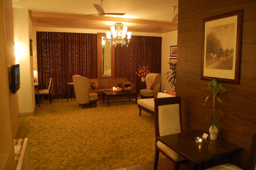 Hotel Centre Point Nagpur Dış mekan fotoğraf